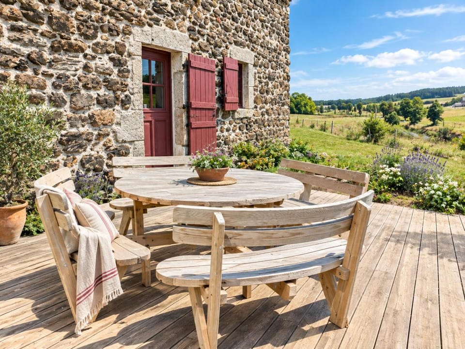 Maison de charme au coeur de 30 hectares House in Provence