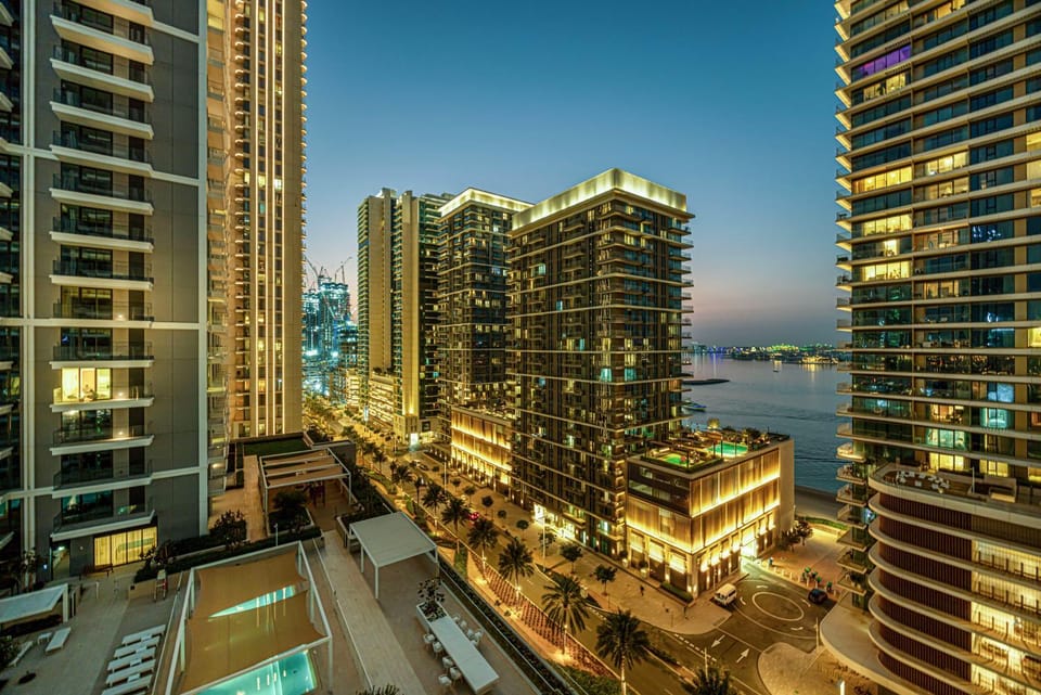 Seaside Stay at Beach Mansion with Private Beach Apartment in Dubai
