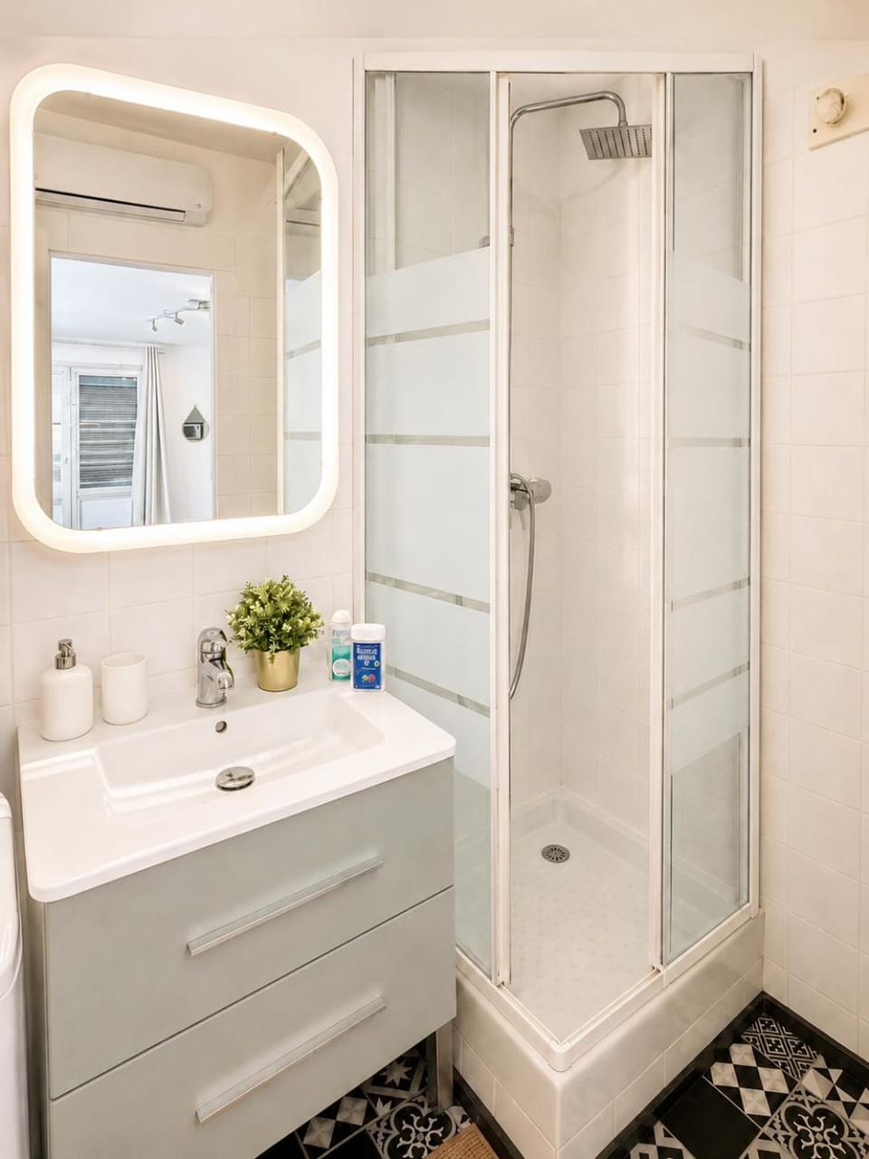 Shower, Bathroom