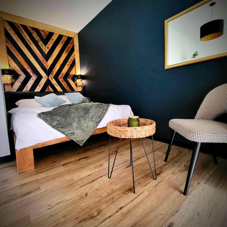 Seating area, Bedroom