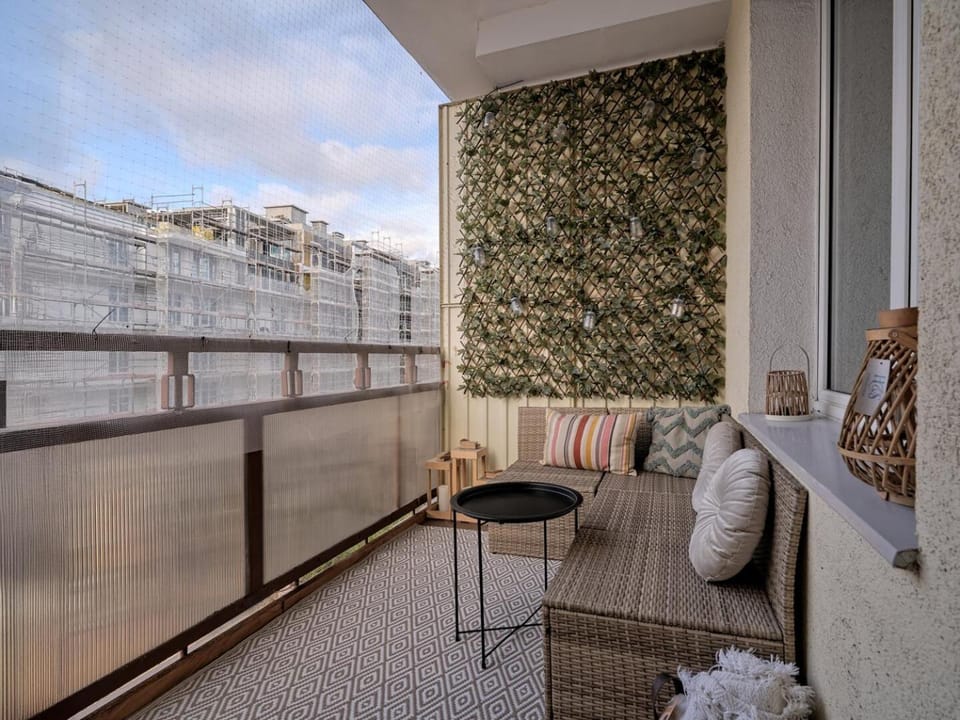 Off site, Balcony/Terrace