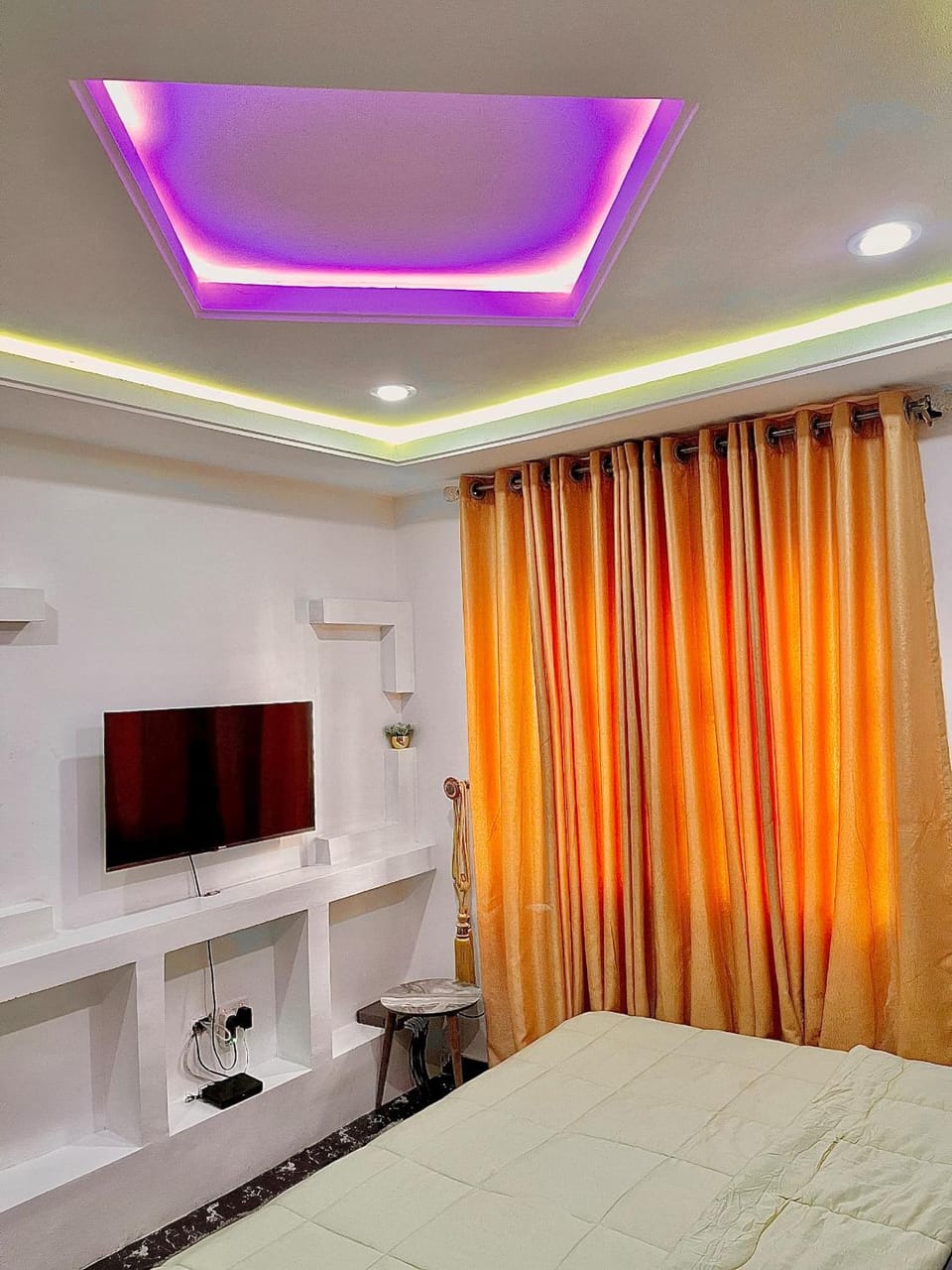 Studio Room Apartment Abuja, with 24hrs Power, WiFi, Netflix, DSTV Apartment in Abuja