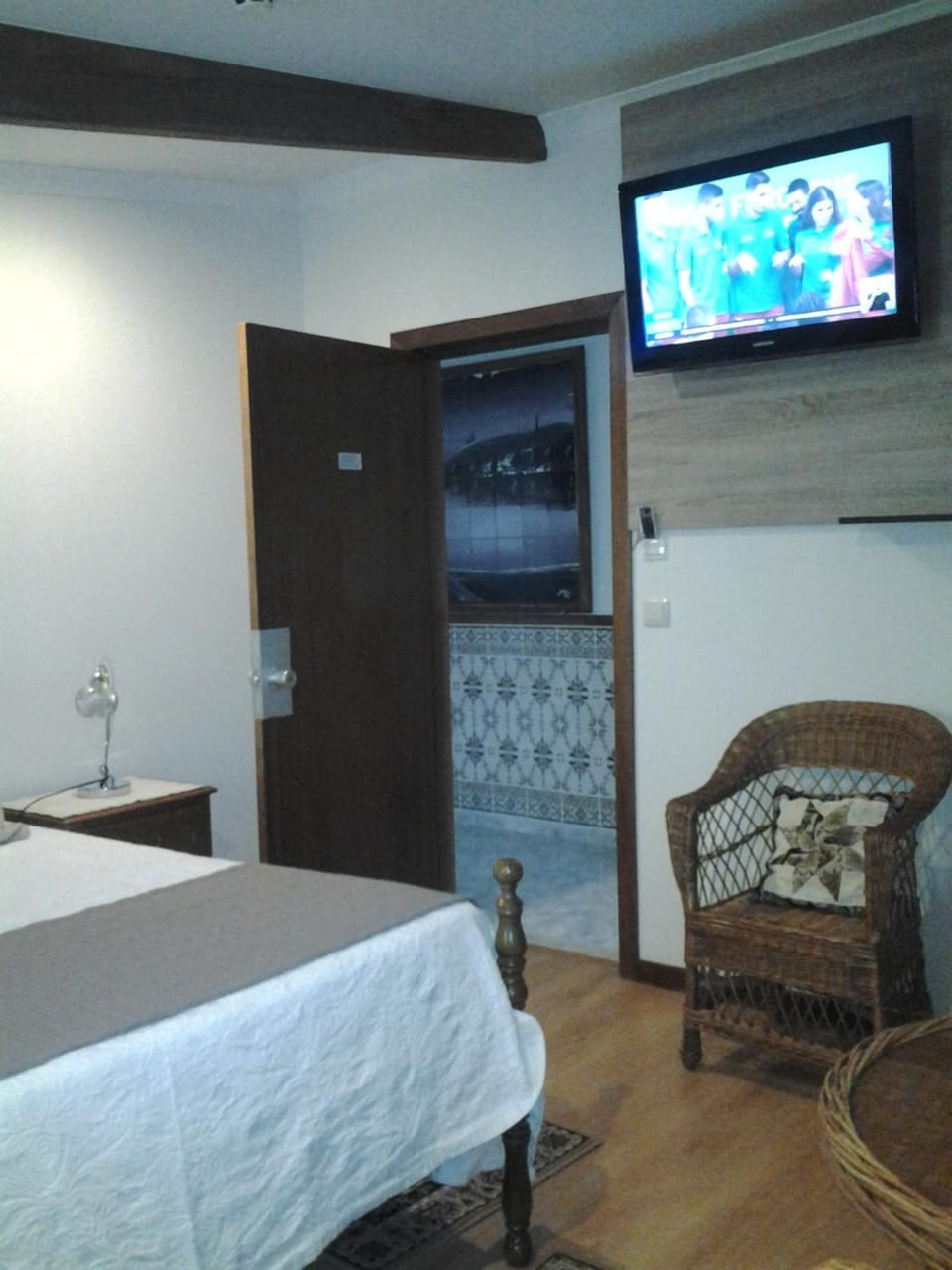 Bathroom, TV and multimedia, Seating area, Bedroom