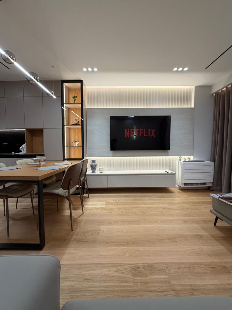 TV and multimedia, Living room, Dining area