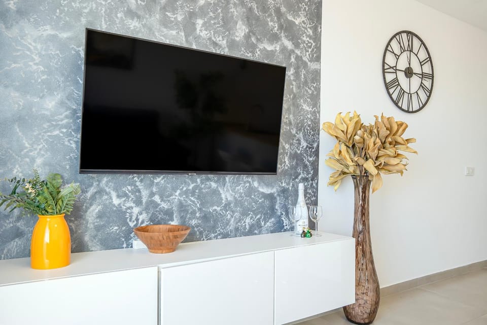 TV and multimedia, Evening entertainment