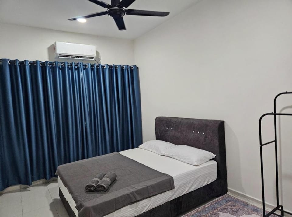 Teluk Intan Bajet Homestay Landed 3Bedrooms Vacation rental in Perak Tengah District