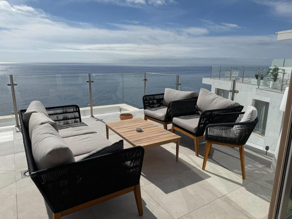 Seafront 2B Apartment with Pool, Spa & Gym Torrox Apartment in Axarquía