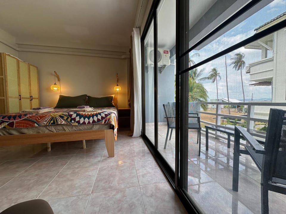 View (from property/room), Balcony/Terrace, Bedroom