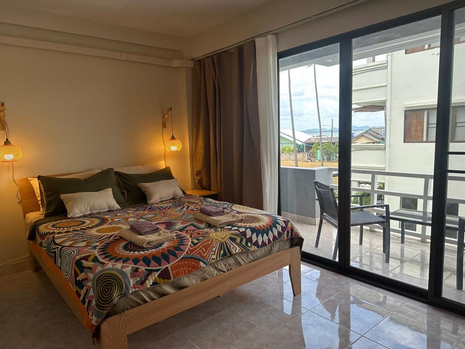 Bed, View (from property/room), Balcony/Terrace, Bedroom