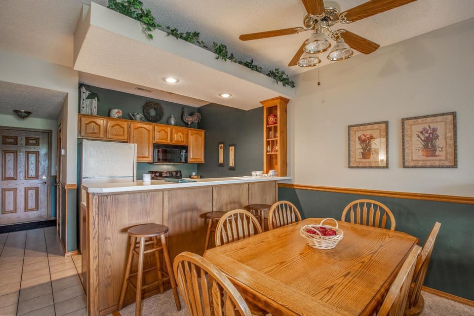 1BR Village At Indian Point 1007 near SDC Free Tickets Daily up to 500 Value House in Indian Point