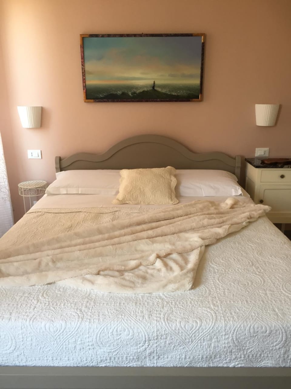 Bed, Photo of the whole room