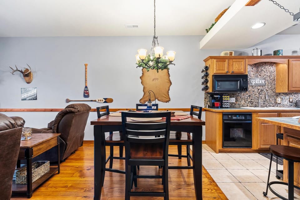1BR Village At Indian Point 2002 near SDC Free Tickets Daily up to 500 Value House in Indian Point
