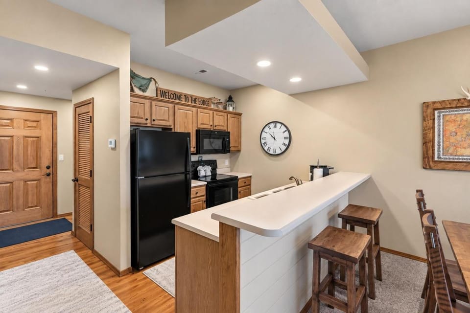 2BR Village At Indian Point 1107 near SDC Free Tickets Daily up to 500 House in Indian Point