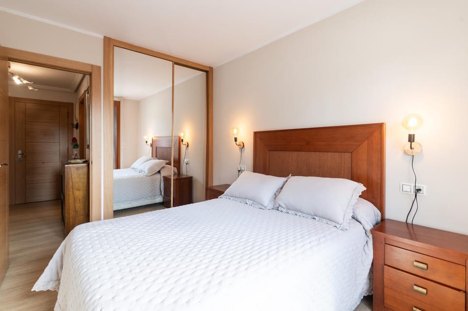 Claris Gran terraza Centro de Llanes a 10 min VUT4607AS Apartment in Llanes