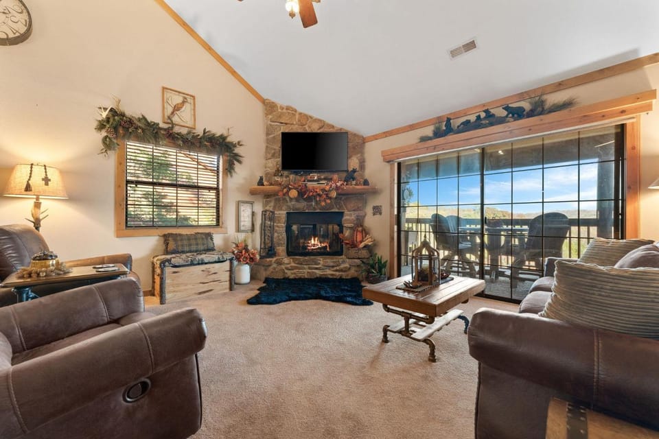 2BR Loft Village At Indian 1709 Point near SDC Free Tickets Daily up to 500 value House in Indian Point