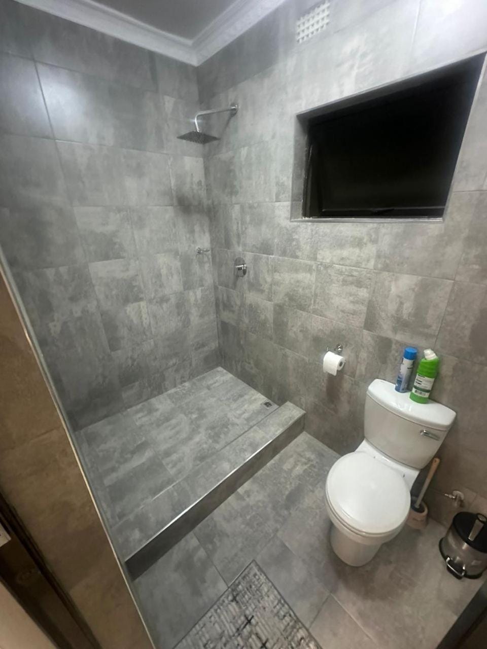 Shower, Toilet, Bath