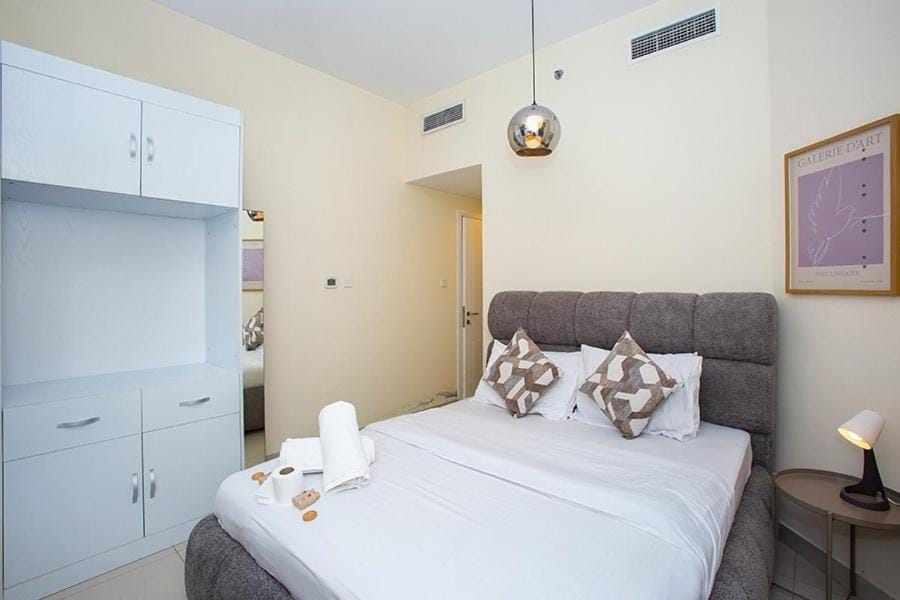 Cozy 2 Bedroom Apartment with Balcony Near JBR Beach Apartment in Dubai