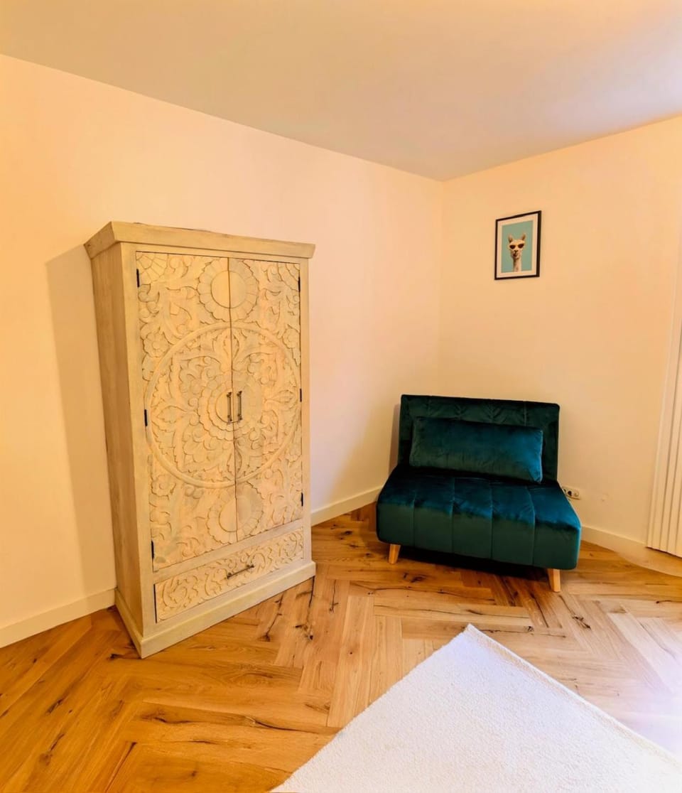 Stilvolle Design- Ferienwohnung im Herzen von Wiesbaden Frauenstein - Ruhe, Natur & Wein Apartment in Wiesbaden
