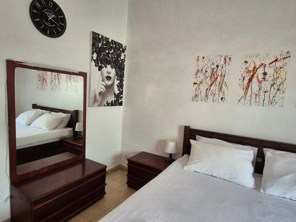 Quiet Vintage Apt by Frishman Beach & Dizengoff st Apartment in Tel Aviv-Yafo