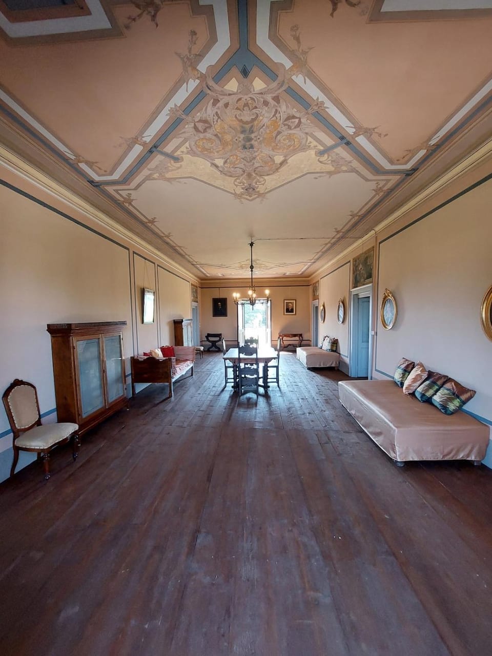 Communal lounge/ TV room