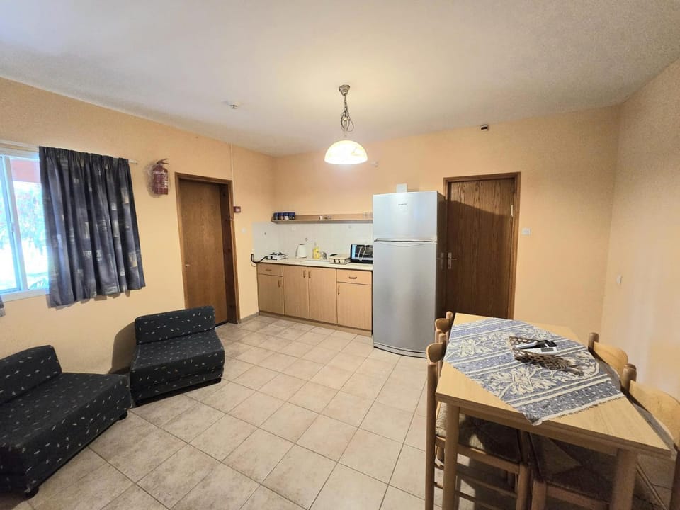 Living room, Dining area, kitchen