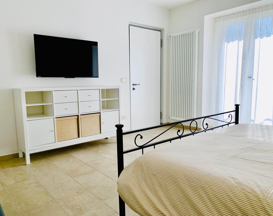 Casa Vicolo Fiori, quiet location very close to the lake Apartment in Domaso