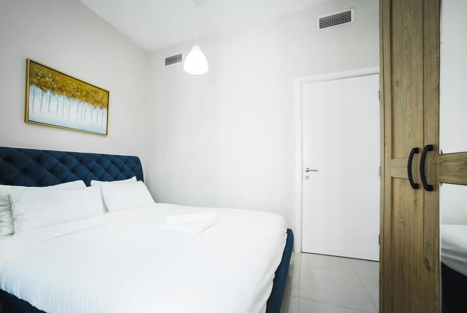 2 Bedroom Apartment JBR Skyline with Balcony Apartment in Dubai