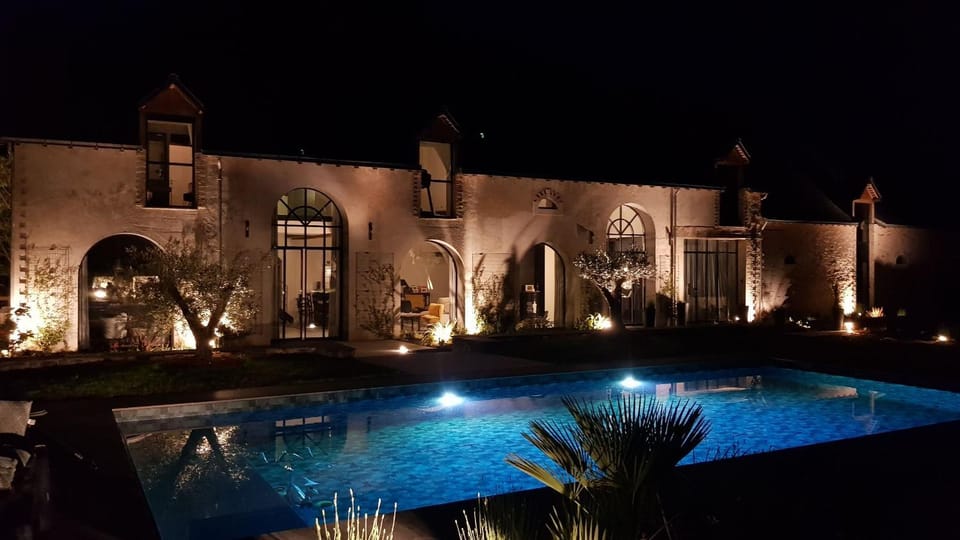 Restaurant/places to eat, Swimming pool, Swimming pool