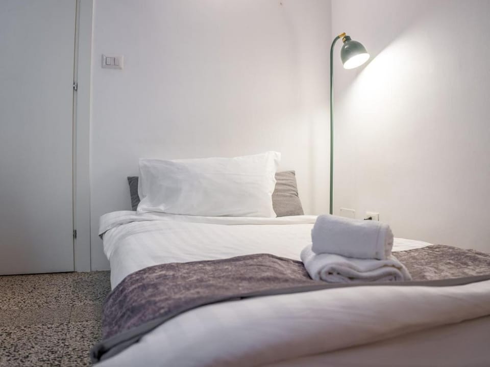 Arco della Pace-Sempione Cozy Loft 3 pax AC Wifi Apartment in Milan