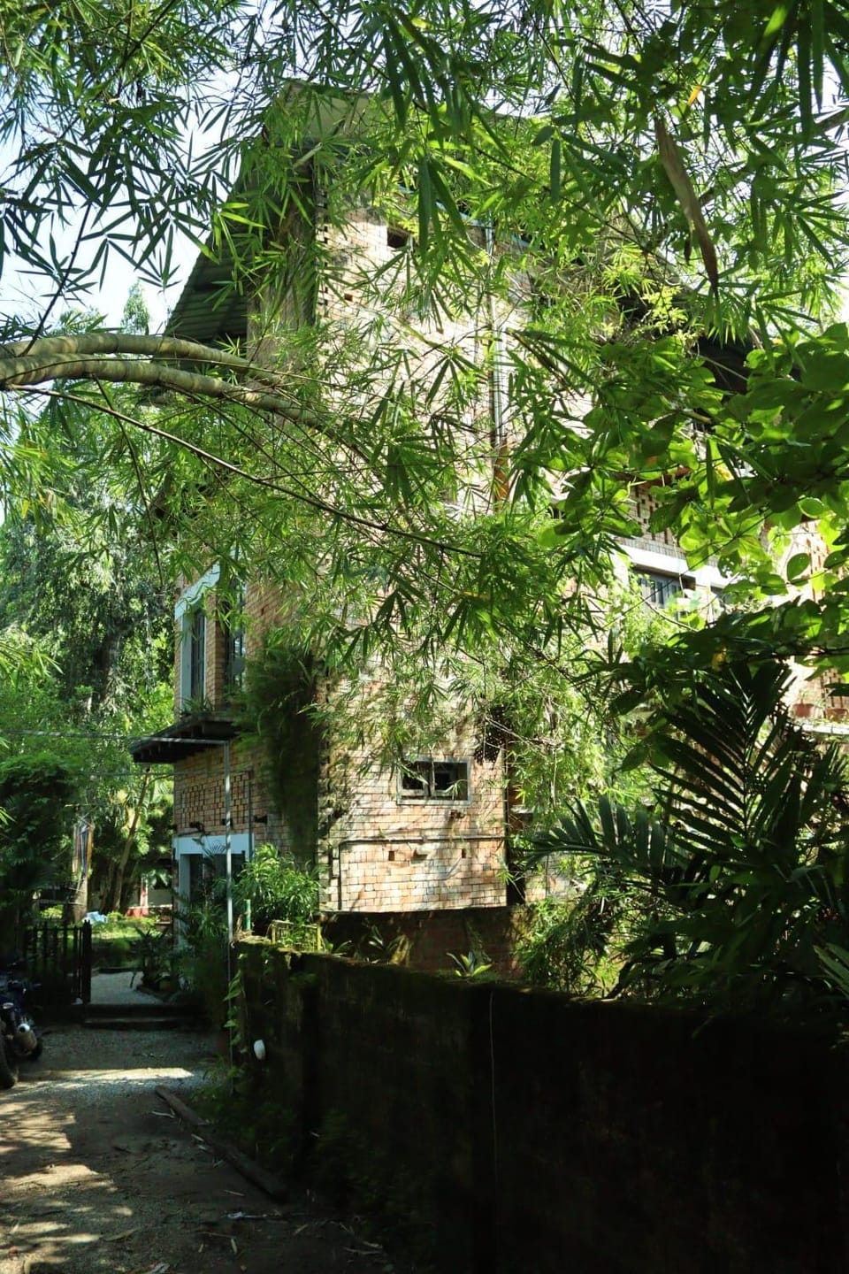 Facade/entrance