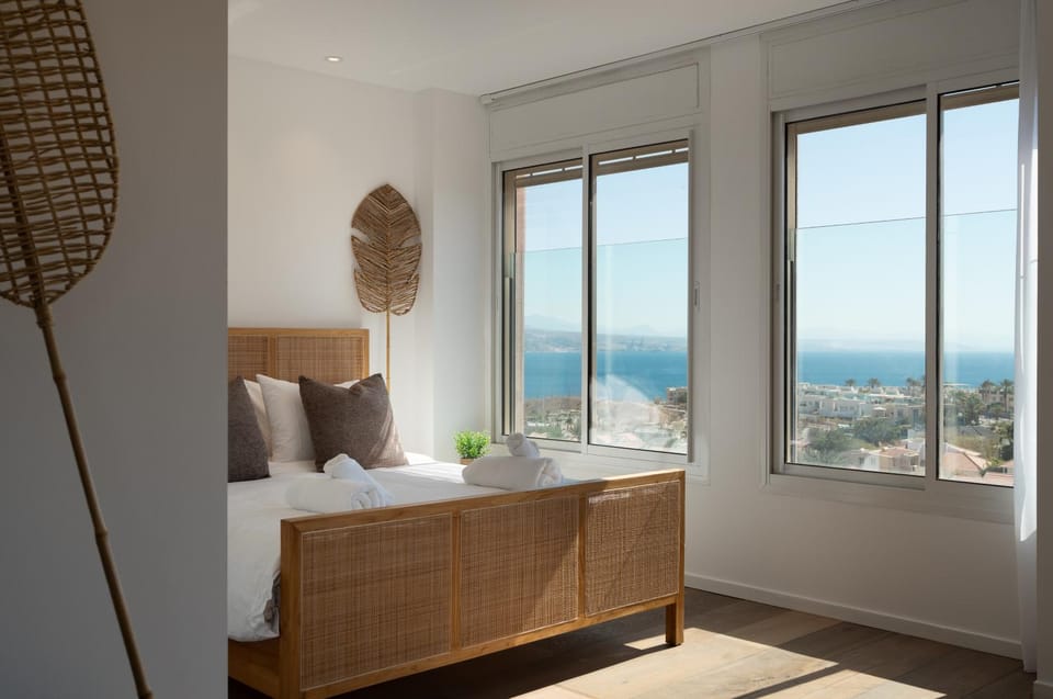 Bed, Natural landscape, Photo of the whole room, Bedroom, Sea view
