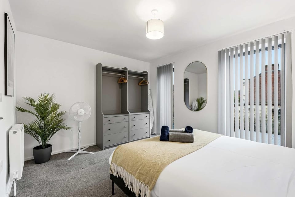 Bed, Bedroom, wardrobe