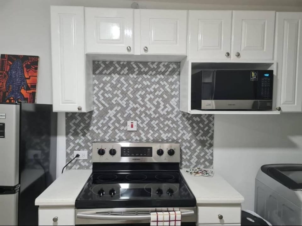 microwave, oven, stove, kitchen
