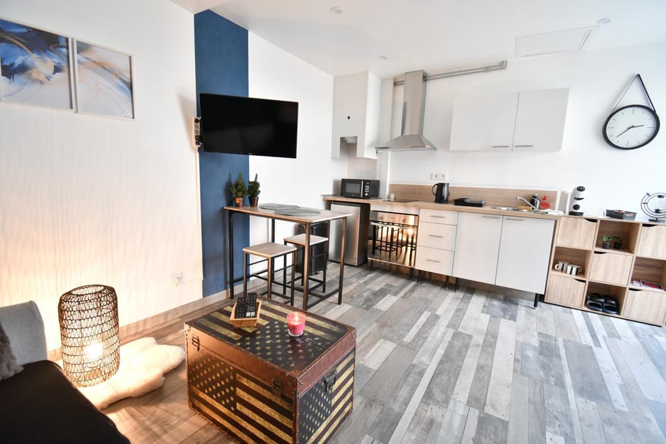 TV and multimedia, Living room, Dining area, pet friendly, stove