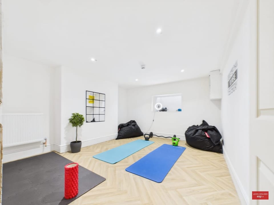 Daffodil Suite at Regency 24 Apartment in Cheltenham