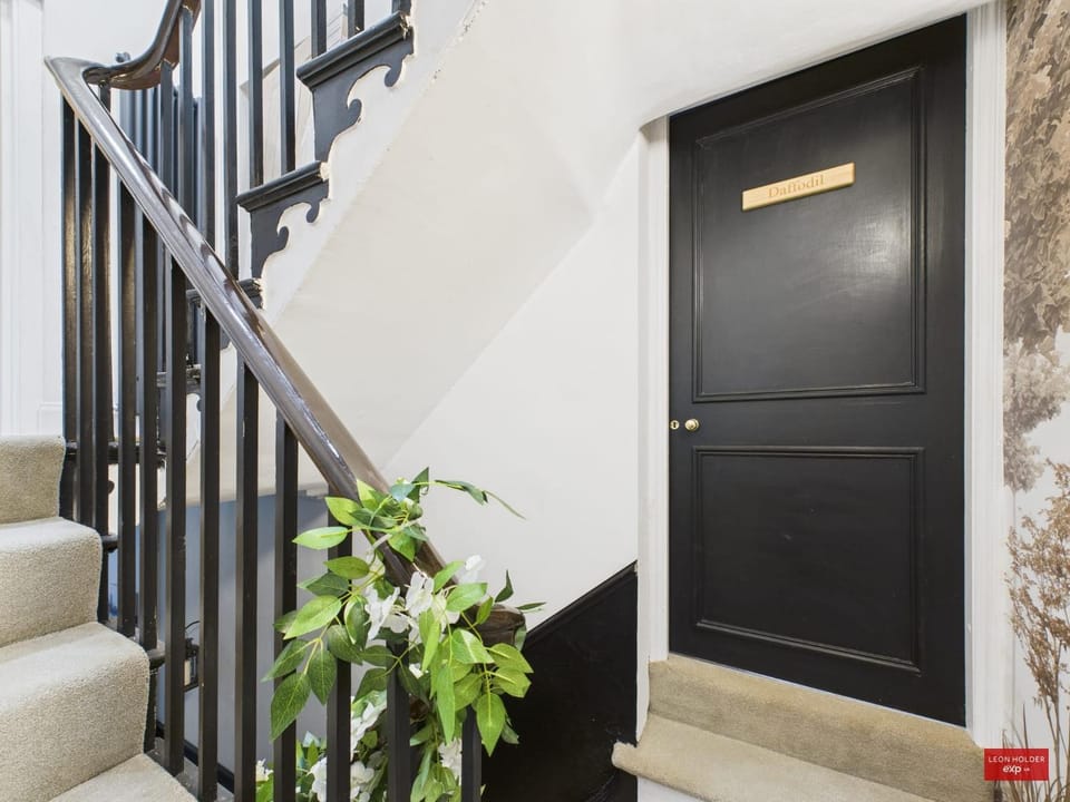 Daffodil Suite at Regency 24 Apartment in Cheltenham