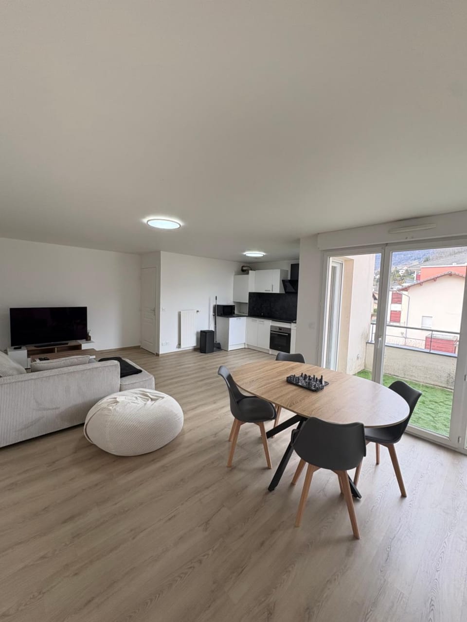 Living room, Dining area