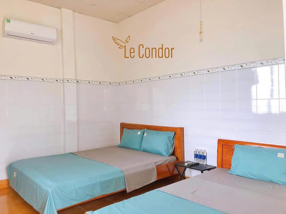 Le Condor House and Café Hotel in Ba Ria - Vung Tau