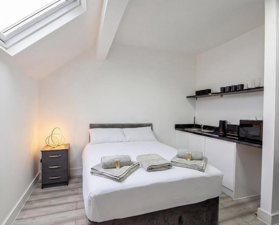 Spacious 5BR House Near Manchester City Centre House in Salford
