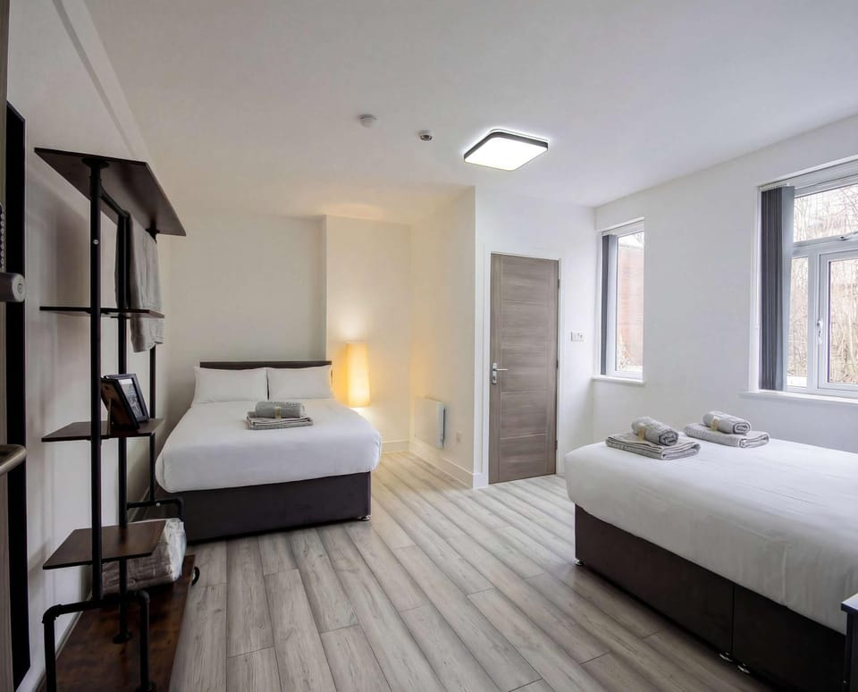 Spacious 5BR House Near Manchester City Centre House in Salford
