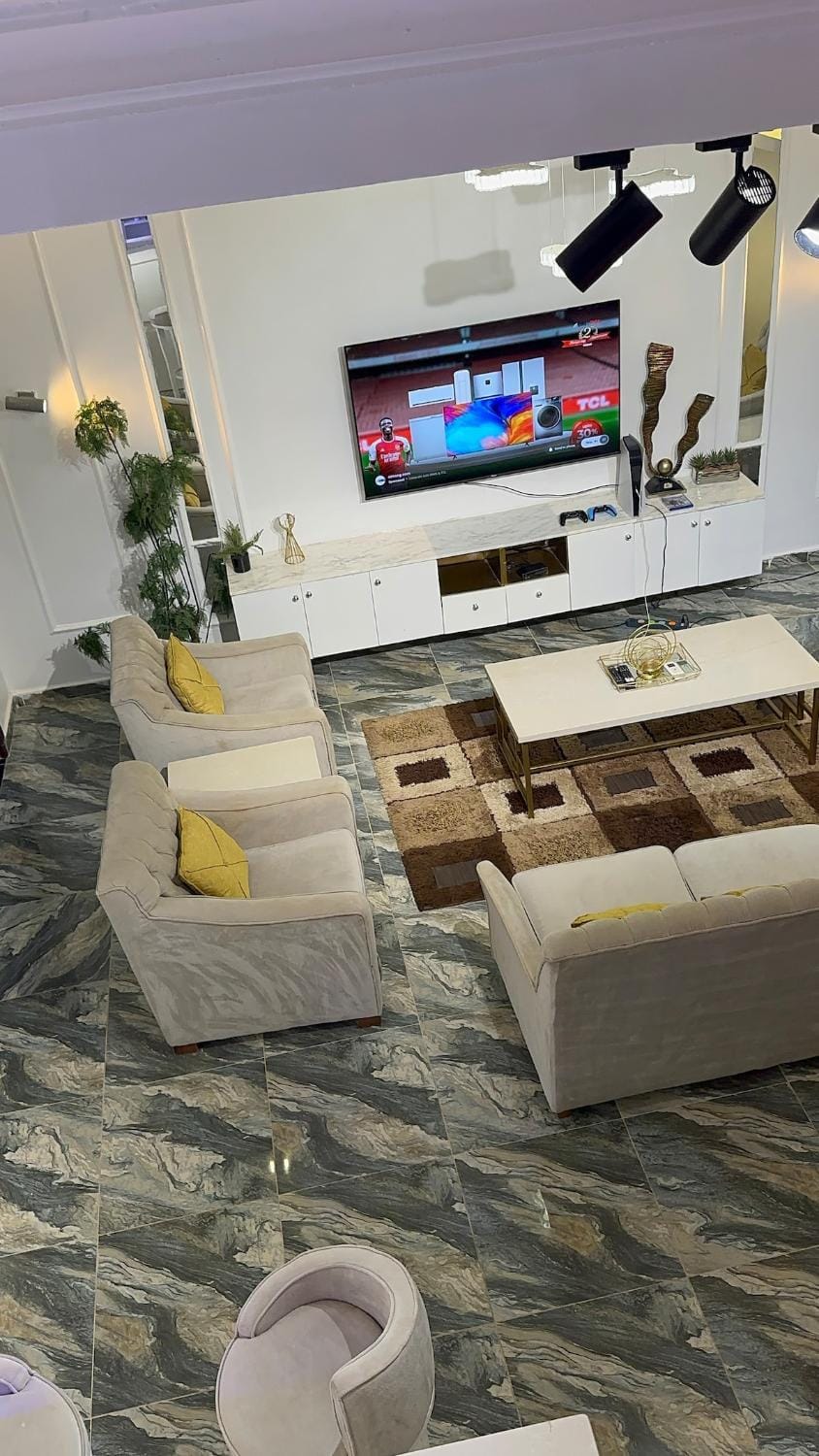 Living room, Entertainment