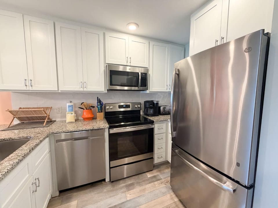 Ocean View Good Vibes Villa Coastal 2BR 2BA House in Hilton Head Island