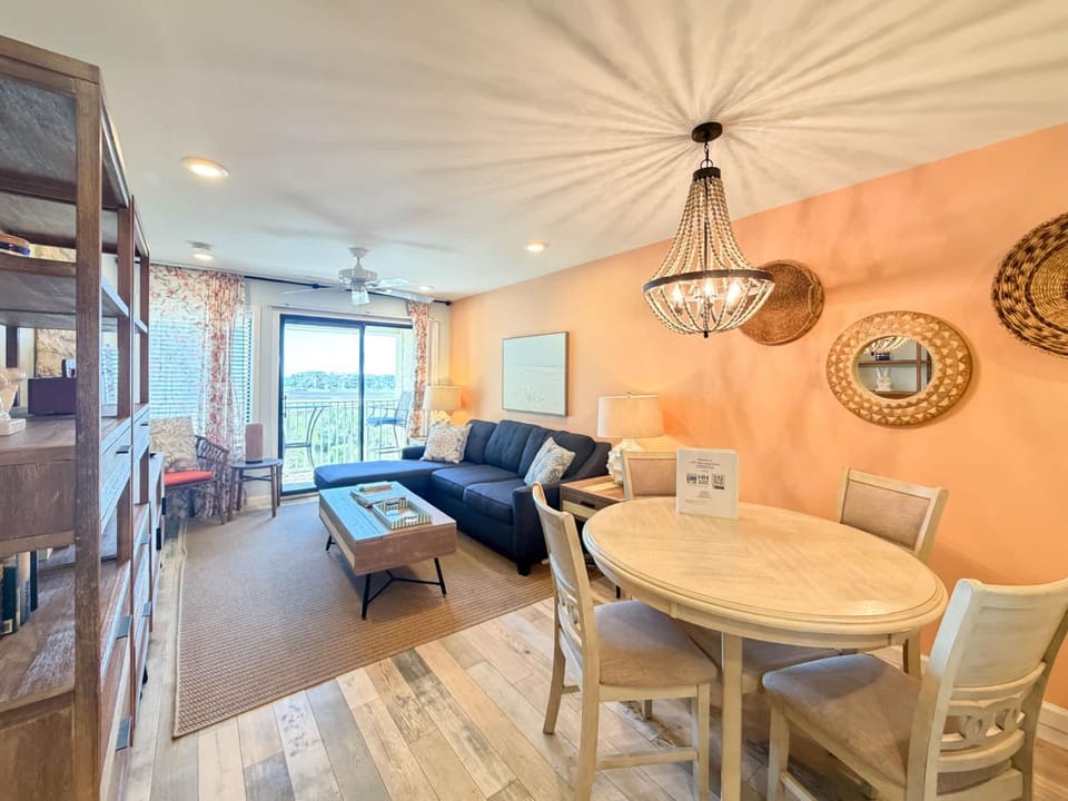 Ocean View Good Vibes Villa Coastal 2BR 2BA House in Hilton Head Island