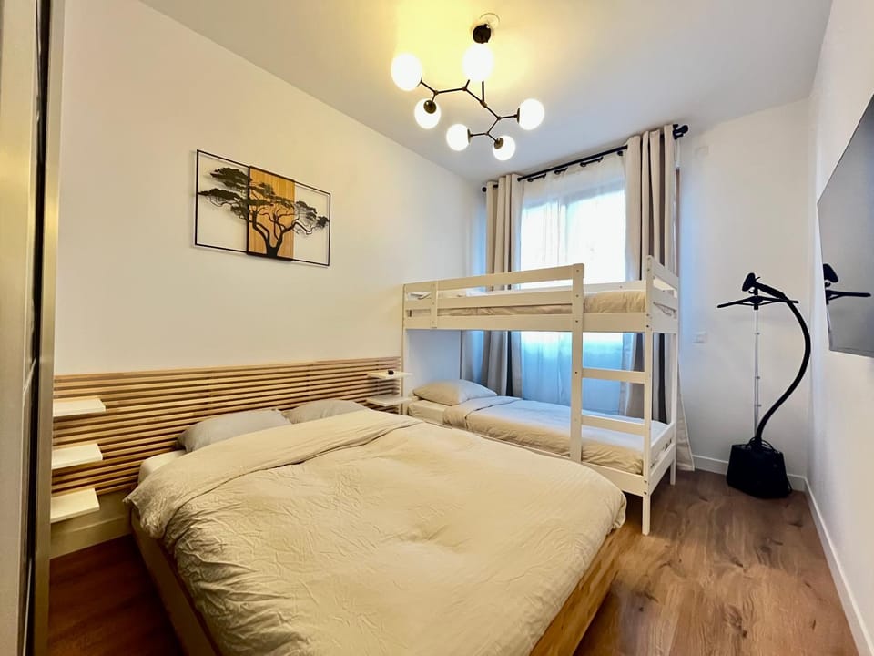 Bed, Photo of the whole room