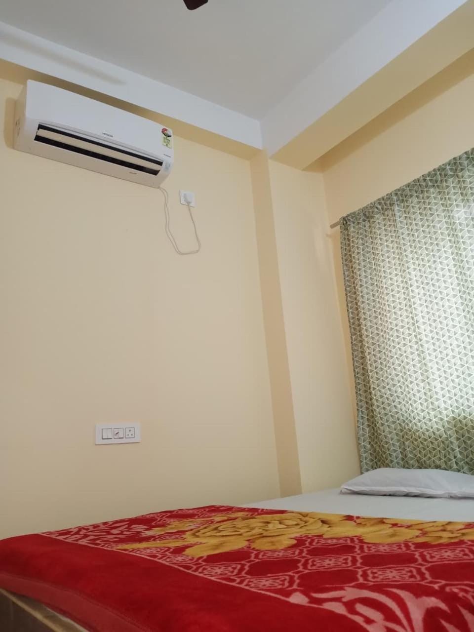 Bedroom, internet, air conditioner