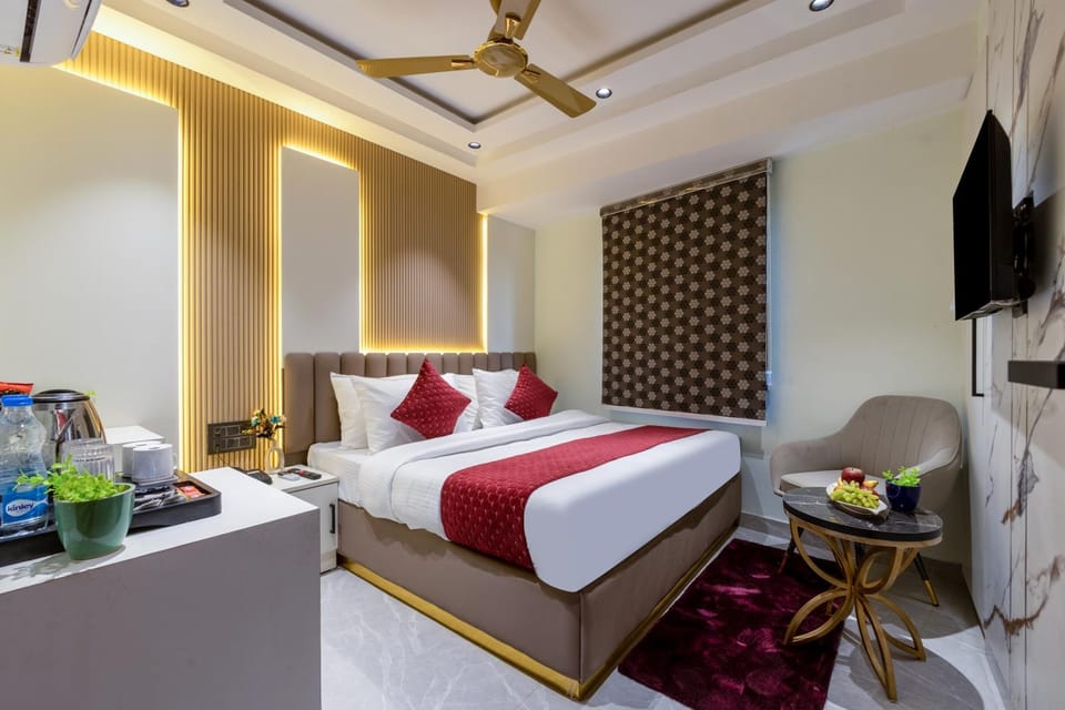 TV and multimedia, Photo of the whole room, Bedroom