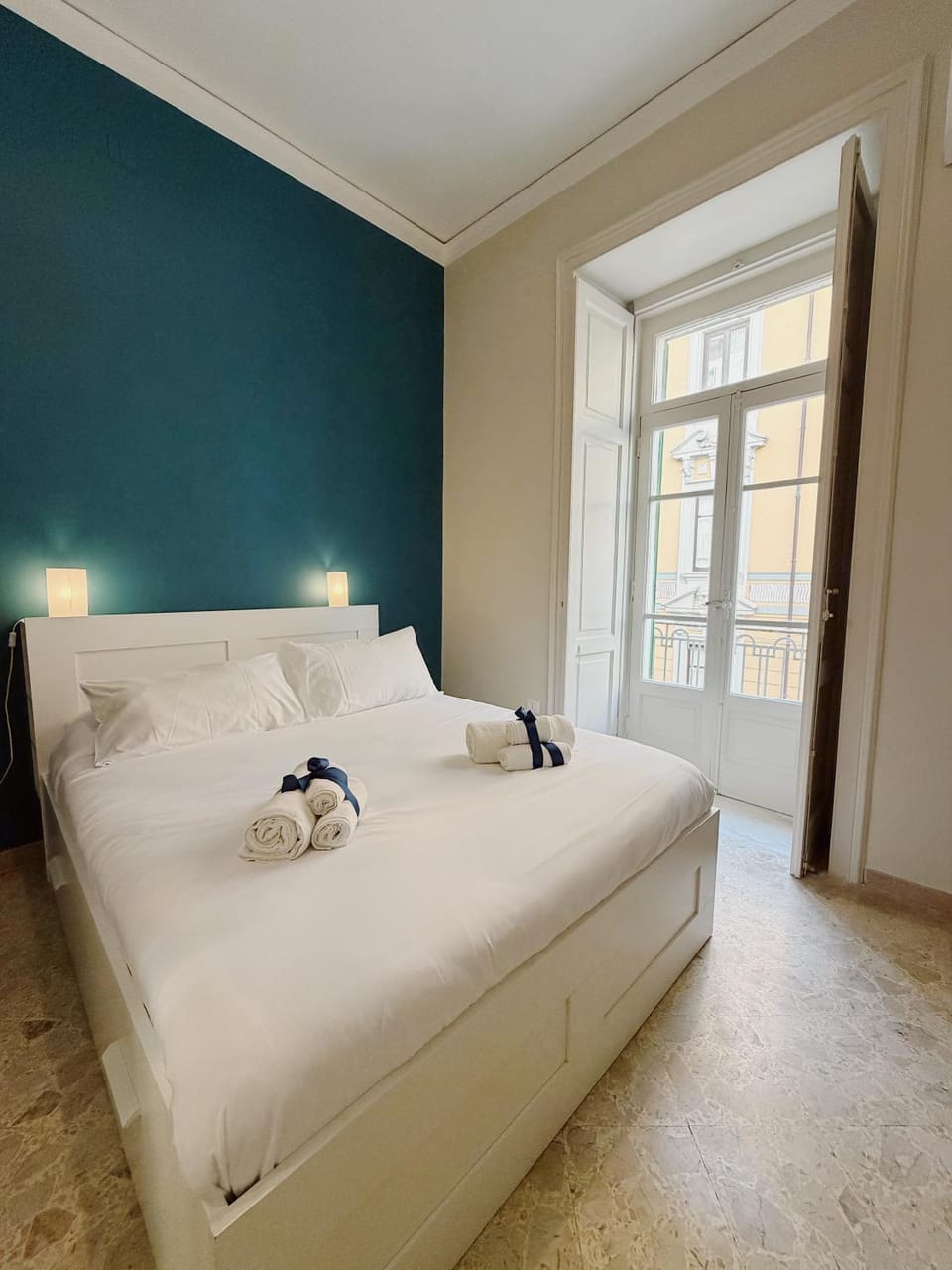 Bed, Photo of the whole room