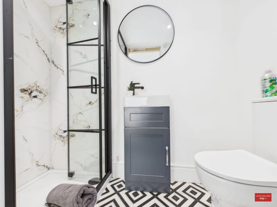 Fountain View at Regency 24 Apartment in Cheltenham