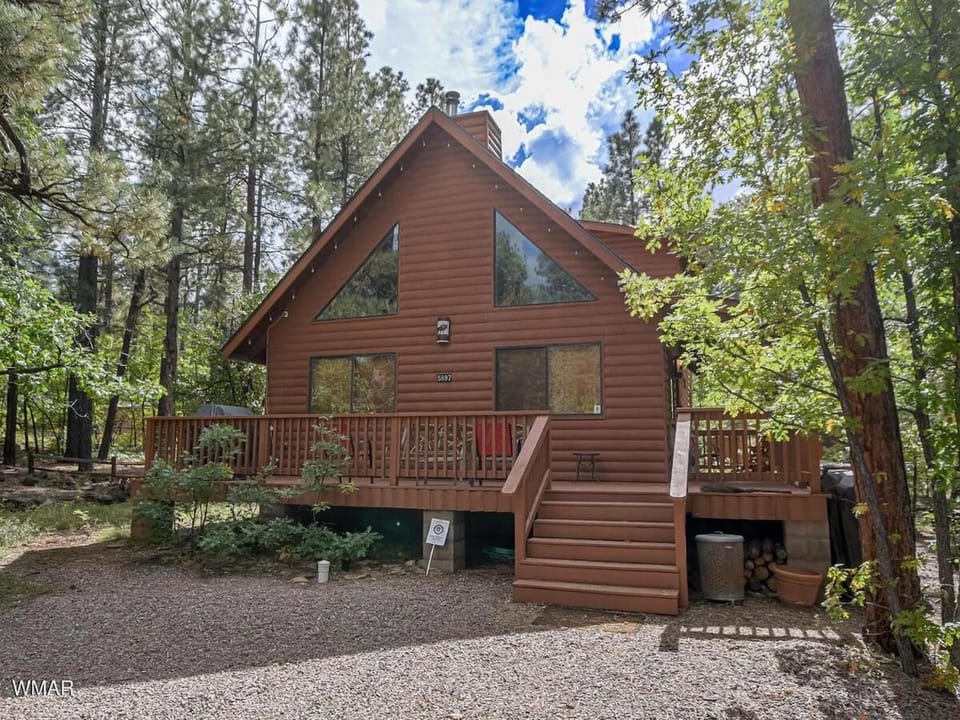 Incredible Whispering Pines Escape House in Arizona
