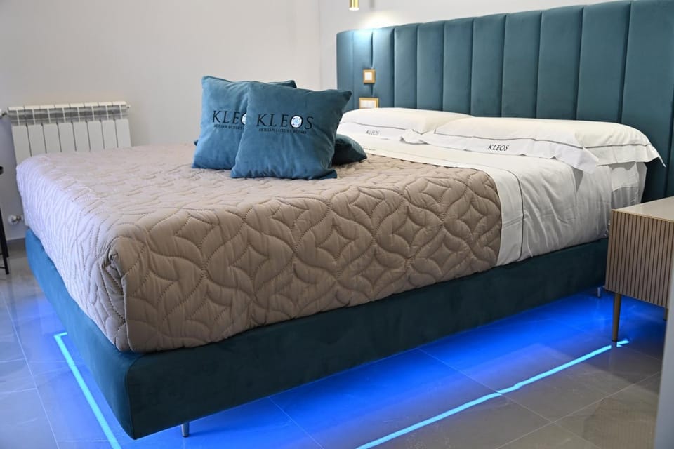 Bed, Bedroom, heating